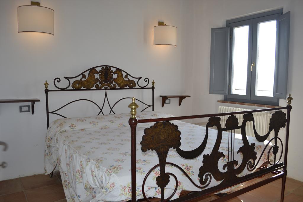 Recchi Franceschini Bike Hotel Last - Minute - Availability Montalto delle Marche Room photo